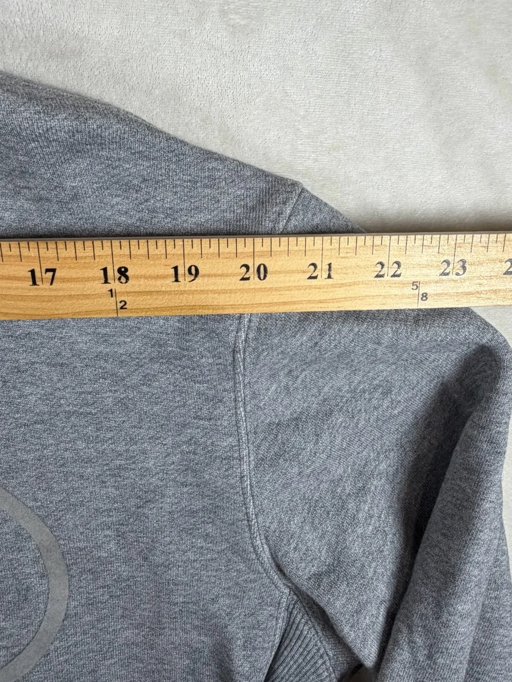 Lacoste FR 4 US Medium Men's Light Grey Crewneck Sweatshirt with Embossed Logo